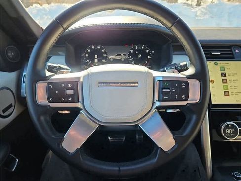 Used 2024 Land Rover Discovery Metropolitan Edition image 35