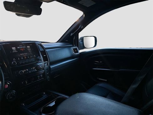 Used 2023 Nissan Titan PRO-4X w/ Pro-4x Convenience Package image 24