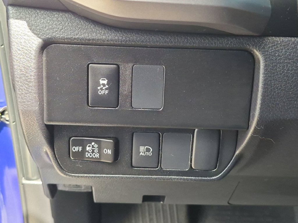 Used 2023 Toyota Tacoma SR5 w/ Technology Package AWD/4WD image 20
