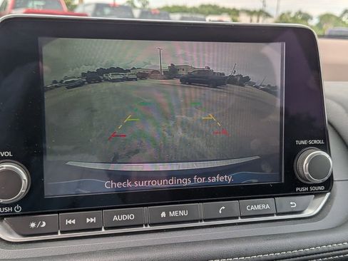 Used 2023 Nissan Rogue SV FWD image 23
