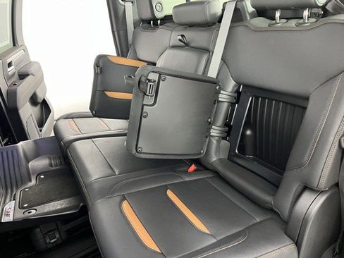 Used 2025 GMC Sierra 2500 AT4 w/ AT4 Premium Plus Package AWD/4WD image 38