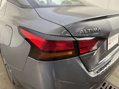 Used 2023 Nissan Altima 2.5 SV w/ SV Premium Package FWD image 31