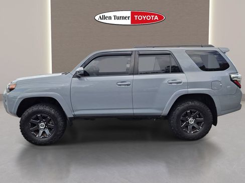 Used 2021 Toyota 4Runner Trail Special Edition AWD/4WD image 11