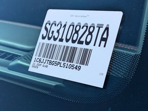 Used 2023 Jeep Gladiator Rubicon w/ LED Lighting Group image 33