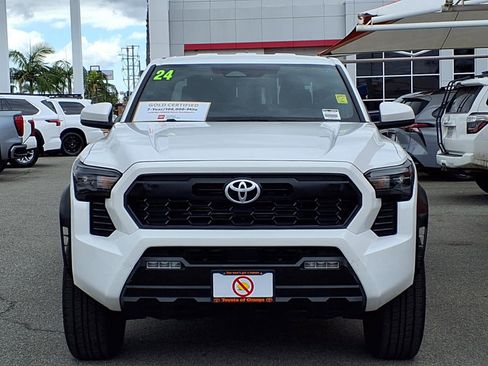 Certified 2024 Toyota Tacoma TRD Off-Road AWD/4WD image 2
