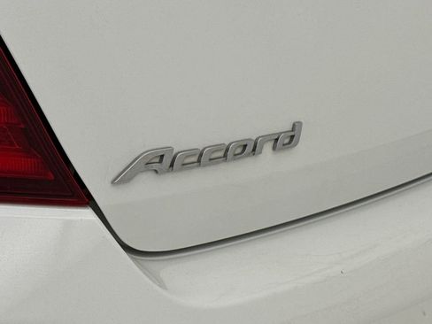 Used 2017 Honda Accord EX-L image 10