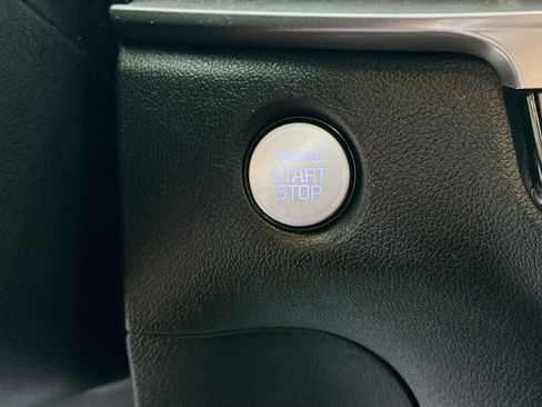 Used 2025 Kia Sorento LX image 21