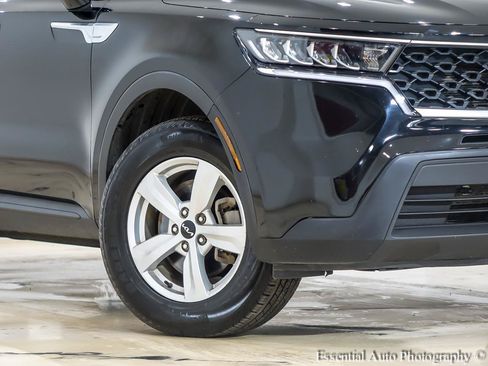 Used 2022 Kia Sorento LX AWD/4WD image 3