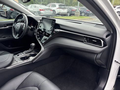 Used 2022 Toyota Camry XSE FWD image 23