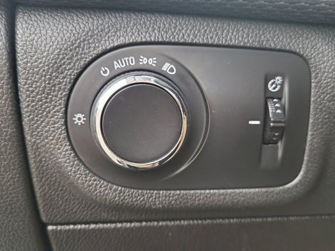 Used 2017 Chevrolet Cruze LT FWD image 26