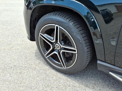 Certified 2024 Mercedes-Benz GLS 450 4MATIC image 9