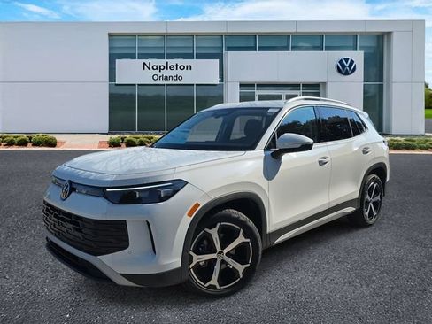 New 2025 Volkswagen Tiguan SE image 32