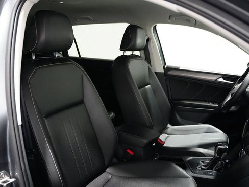 Used 2023 Volkswagen Tiguan SE image 26