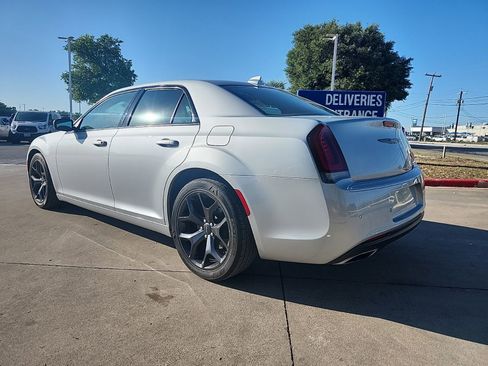 Used 2023 Chrysler 300 S RWD image 5