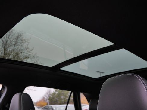 New 2026 Volkswagen Atlas Cross Sport SE image 9