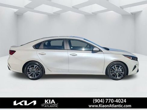 Used 2024 Kia Forte LXS image 2