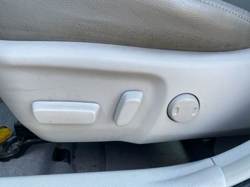 Used 2013 Toyota Camry XLE image 16