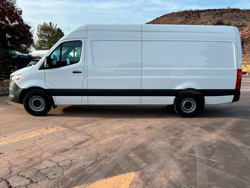 New 2026 Mercedes-Benz Sprinter 2500 image 2