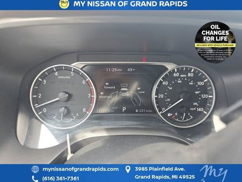 Used 2023 Nissan Rogue SV AWD/4WD image 6