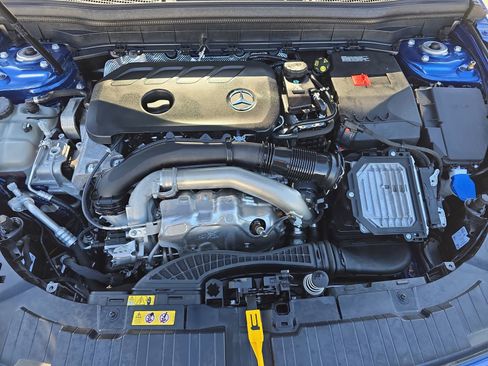 Used 2024 Mercedes-Benz GLB 250 4MATIC image 33