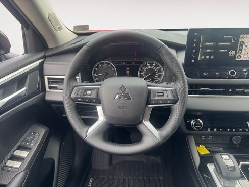 New 2026 Mitsubishi Outlander SE AWD/4WD image 12