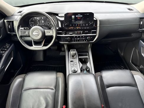 Used 2022 Nissan Pathfinder SL AWD/4WD image 28