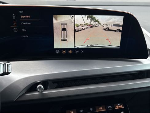 New 2026 Cadillac Vistiq Platinum image 25