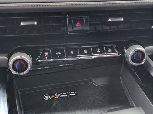 New 2026 Chevrolet Suburban High Country image 21