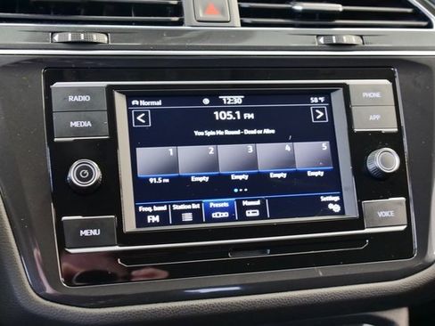 Used 2022 Volkswagen Tiguan S image 19