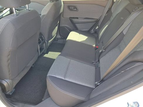 Used 2022 Nissan Rogue S FWD image 14