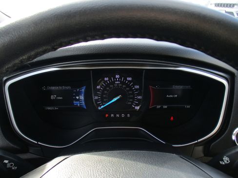 Used 2018 Ford Fusion Titanium image 18