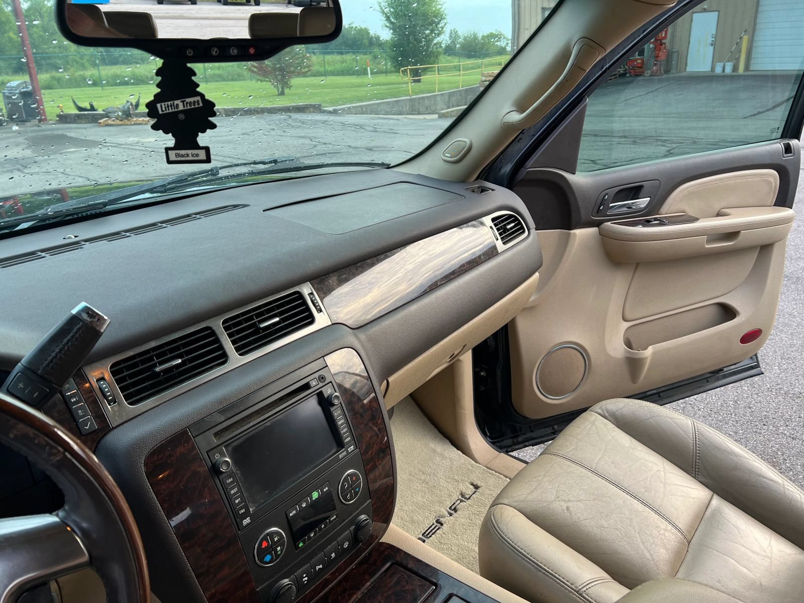 Used 2007 GMC Yukon Denali AWD/4WD image 13