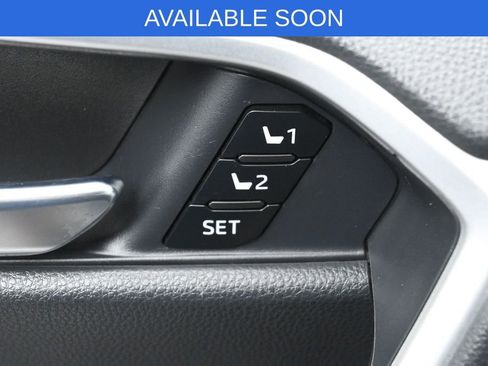 Used 2022 Toyota RAV4 XLE Premium AWD/4WD image 15