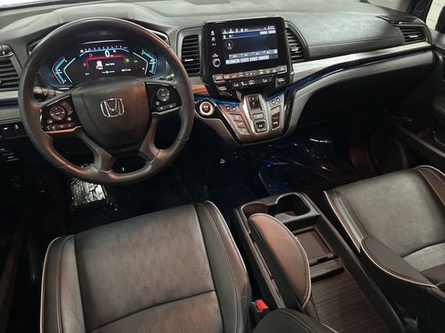 Used 2022 Honda Odyssey Elite image 12