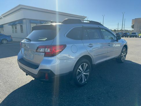 Used 2018 Subaru Outback 2.5i Limited image 38