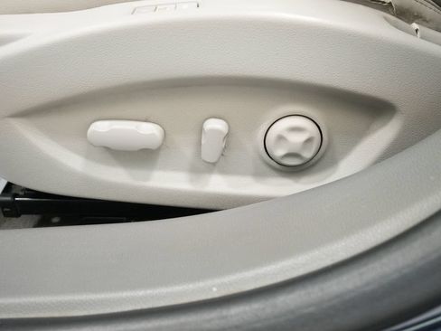 Used 2013 Buick LaCrosse Touring FWD image 17