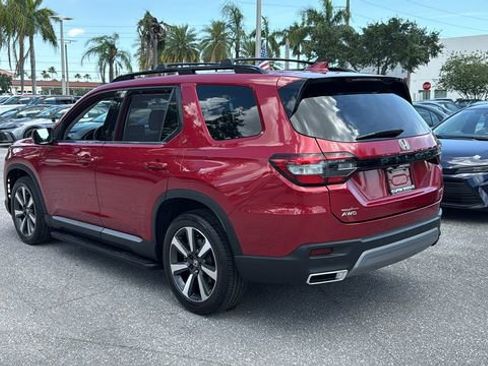 Used 2023 Honda Pilot Touring image 5