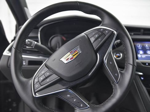 Certified 2025 Cadillac XT5 Premium Luxury image 16