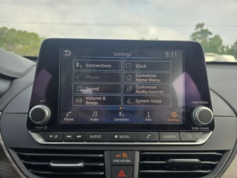 Used 2024 Nissan Altima 2.5 SV FWD image 20