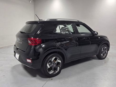 Certified 2026 Hyundai Venue SEL FWD image 13