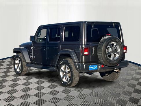 Used 2021 Jeep Wrangler Unlimited Sahara w/ Uconnect 4C Nav & Sound Group image 4