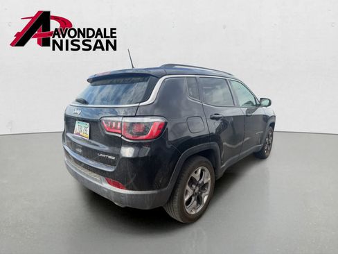 Used 2018 Jeep Compass Limited w/ Navigation Group FWD image 3