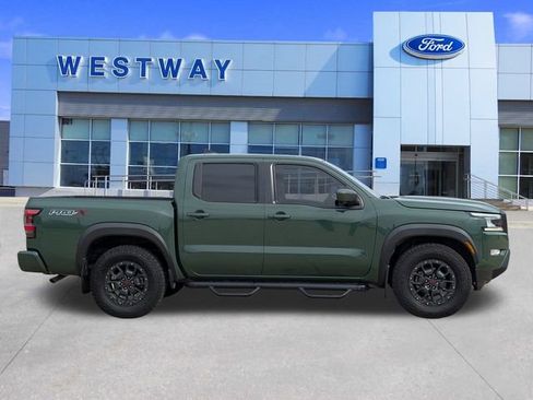 Used 2022 Nissan Frontier Pro-X w/ Pro-X Premium Package image 2