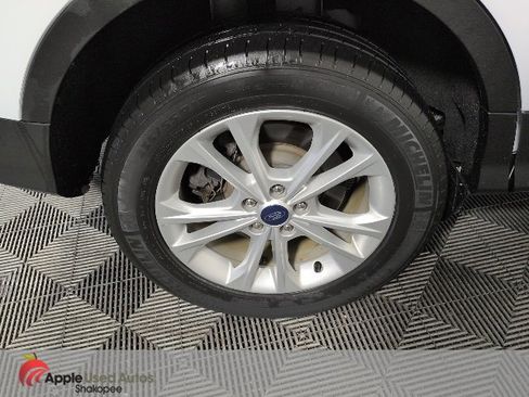 Used 2018 Ford Escape SE image 44