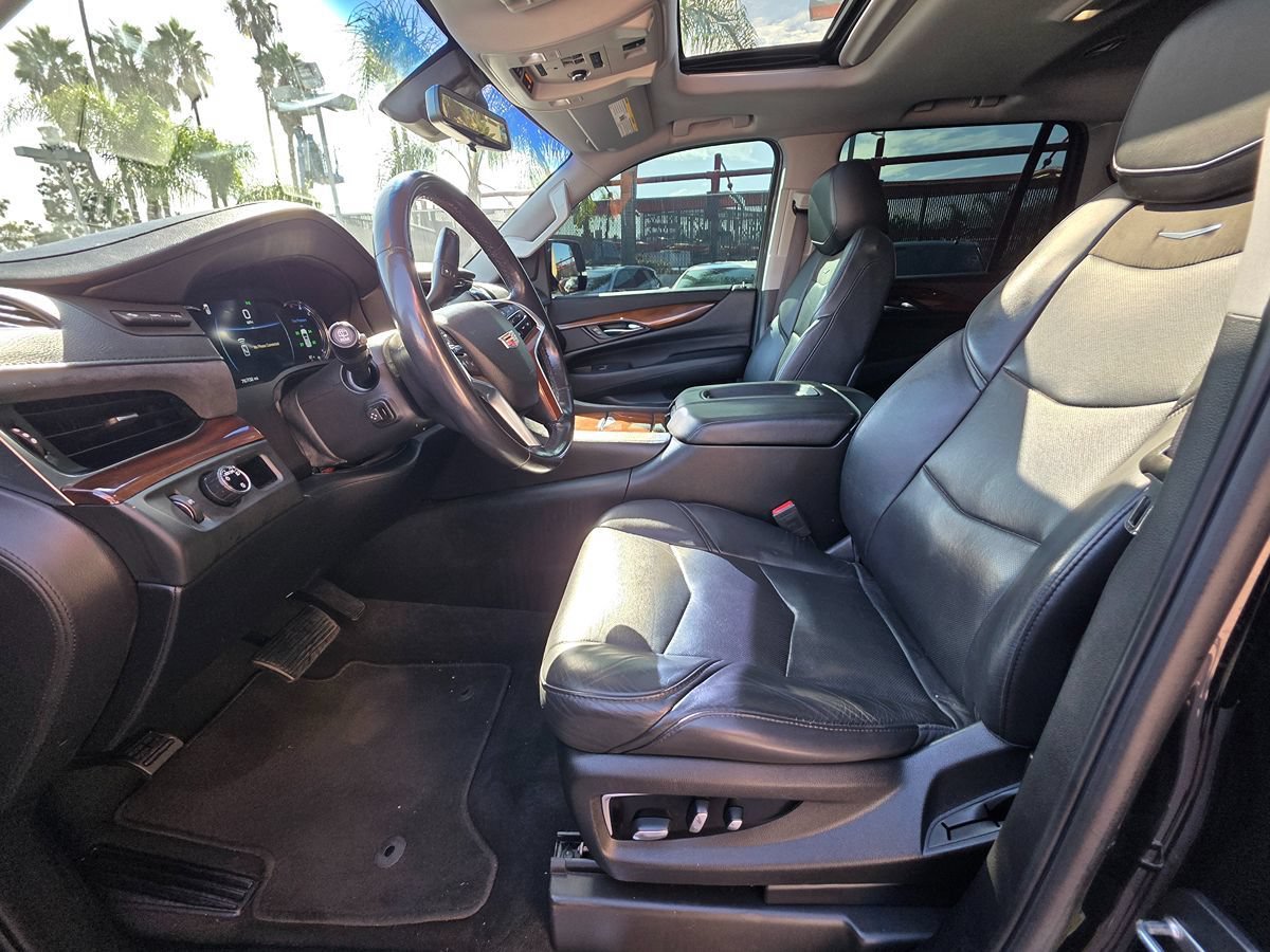 Used 2018 Cadillac Escalade Luxury RWD image 23