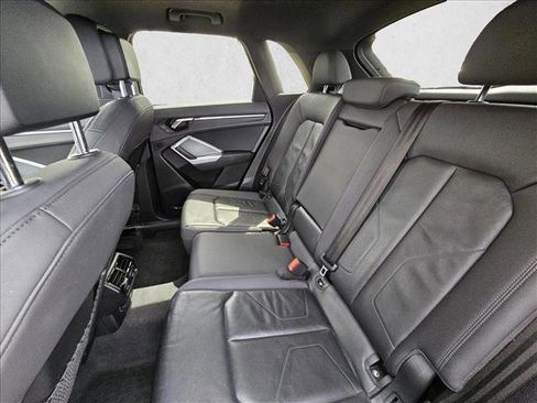 Used 2020 Audi Q3 2.0T Premium AWD/4WD image 15