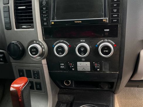 Used 2011 Toyota Sequoia Platinum RWD image 21