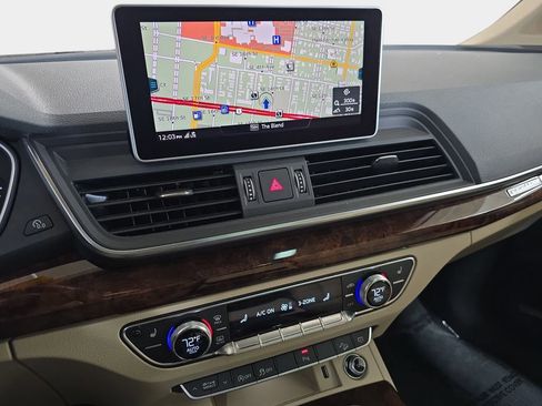 Used 2018 Audi Q5 2.0T Premium Plus w/ Premium Plus Package image 23