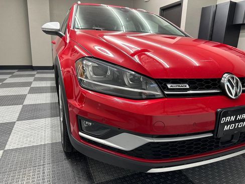 Used 2017 Volkswagen Golf Alltrack SEL image 5