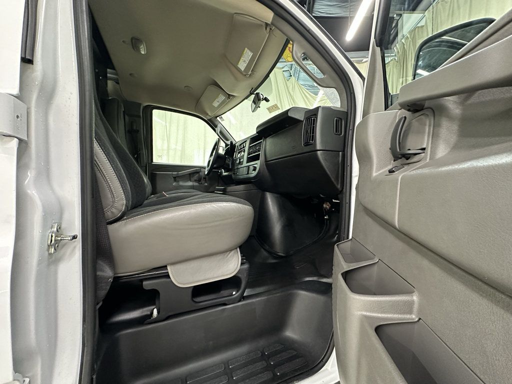 Used 2025 GMC Savana 2500 w/ Driver Convenience Package RWD image 20